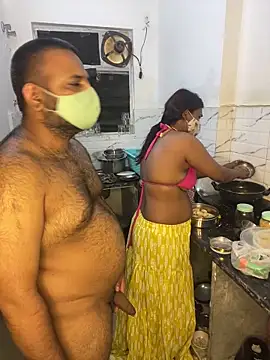 Savita_Desai_BDSM_couple Cameră chat live