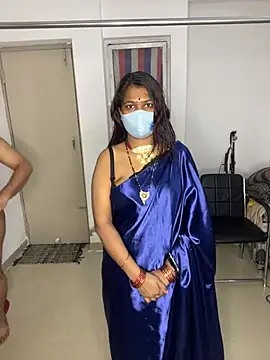 Pokazy przed kamerką – Savita_Desai_BDSM_couple