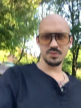 Pokazy przed kamerką – AssHunter4k