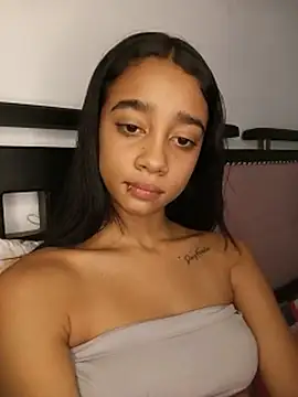 Zoe_Sweett18's Live XXX Chat