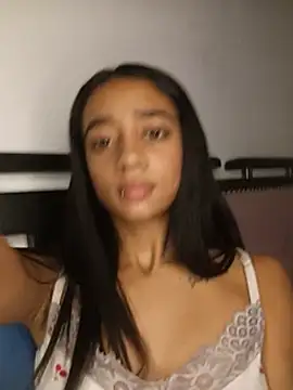 Pokazy przed kamerką – Zoe_Sweett18