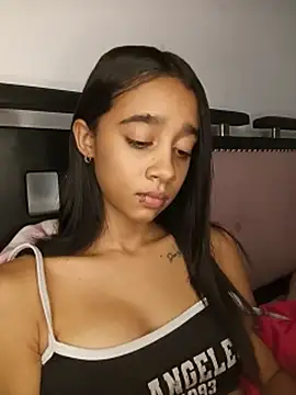 Zoe_Sweett18 Show in webcam