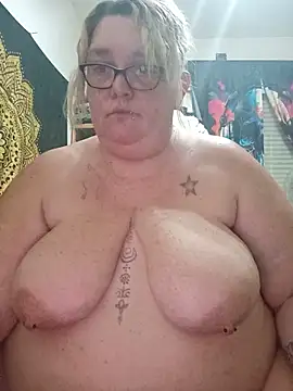 Show modela diosacurvy1984 na web-kameri
