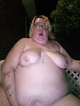 diosacurvy1984 Show in webcam