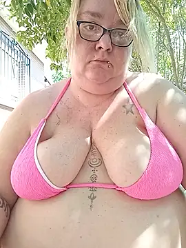 diosacurvy1984 Show in webcam