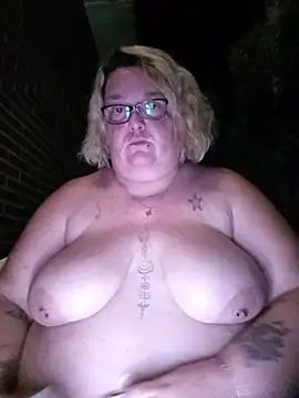 Show de diosacurvy1984 na webcam