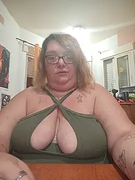 diosacurvy1984's Live Chat Room