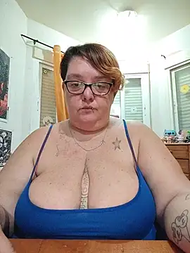 diosacurvy1984 Show Webcam