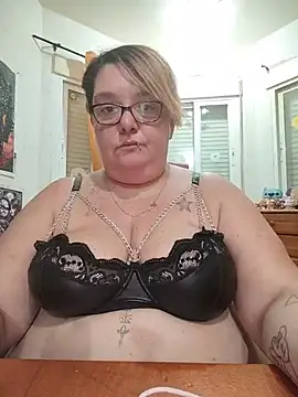 Show de diosacurvy1984 na webcam