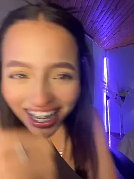 Sofia18_pinkkのライブXXXチャット