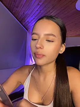 Sofia18_pinkk's Webcam Show