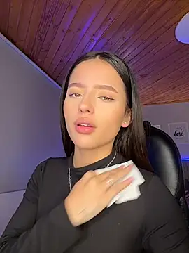 Chat +18 de Sofia18_pinkk ao vivo
