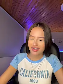 โชว์เว็บแคมของ Sofia18_pinkk