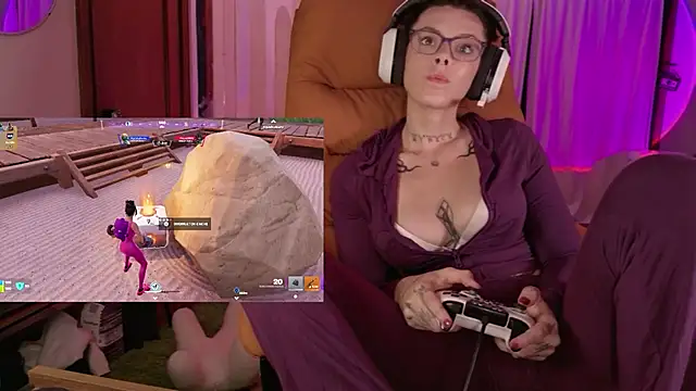 GennaJames' Webcam Show