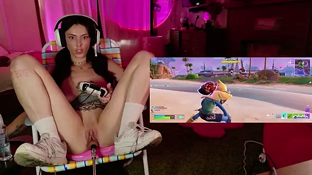 GennaJames' Webcam Show