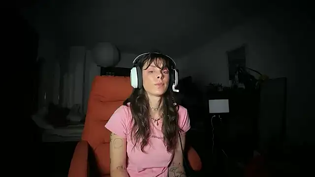 GennaJames Show Webcam
