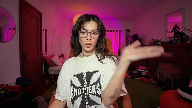 GennaJames Adlı Modelin Web Kamerası Şovu