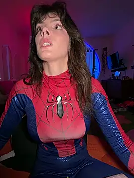 GennaJames Show in webcam