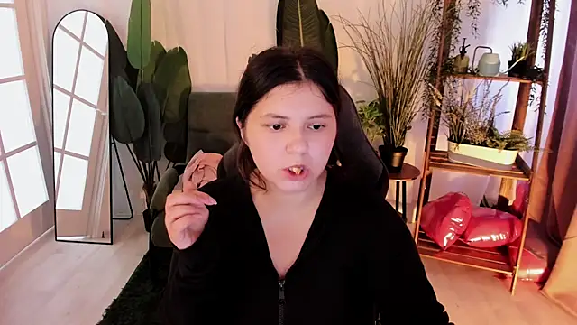 DiaAngell's Live XXX Chat