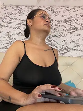 Show Webcam de Lili__taylor