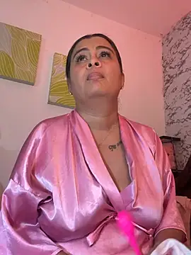 Lili__taylor Adlı Modelin Canlı XXX Sohbeti