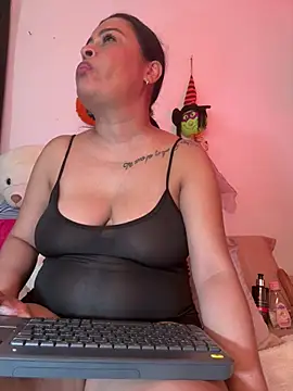 Chat XXX en directo de Lili__taylor