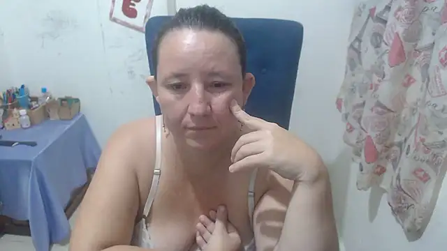 Yohis_Kiut25's Live XXX Chat