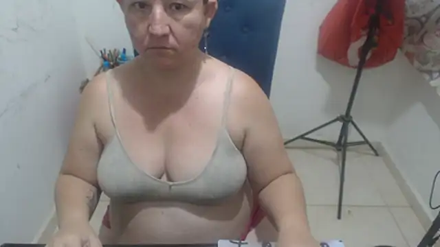 Chat +18 de Yohis_Kiut25 ao vivo