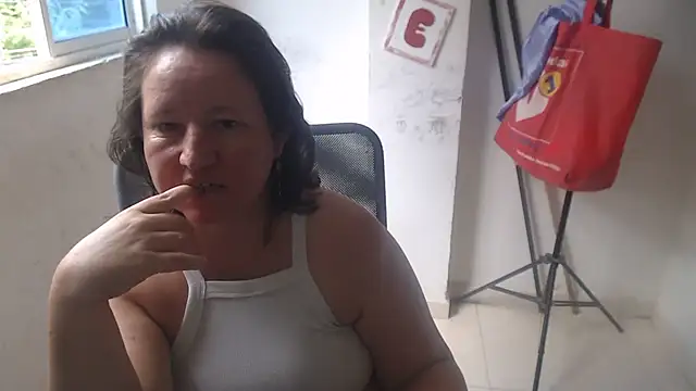 Yohis_Kiut25 XXX чат на живо