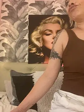 viktoria_davis_ Adlı Modelin Canlı XXX Sohbeti