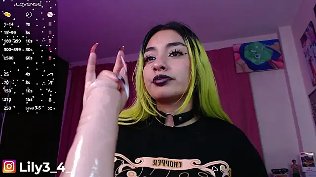 Chat XXX en directo de lily3_4