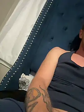 biggzee6 Show in webcam