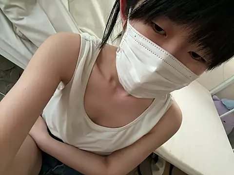 riri_riri_jp Show in webcam