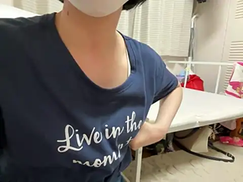 riri_riri_jp's Live XXX Chat