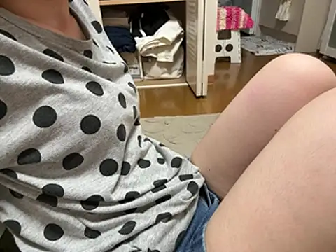 riri_riri_jp's Live XXX Chat