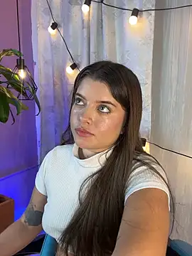 Sala de chat ao vivo de Lia_little18