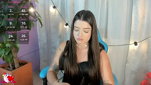 Lia_little18's Live XXX Chat