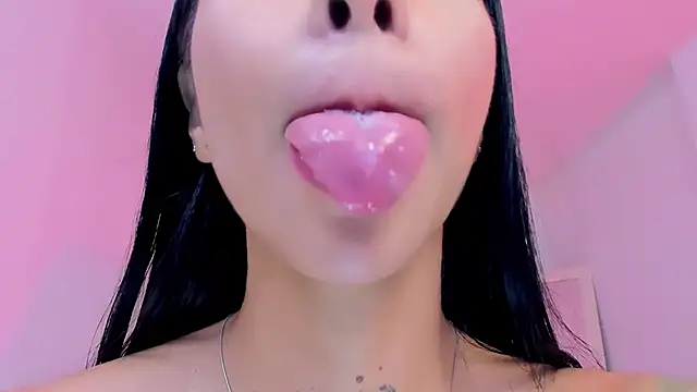 sophierooy22 Adlı Modelin Canlı XXX Sohbeti