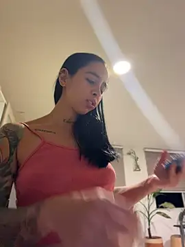 sophierooy22's Live XXX Chat