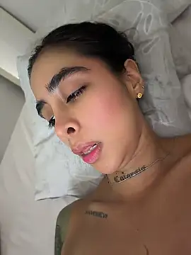 XXX chat uživo modela sophierooy22