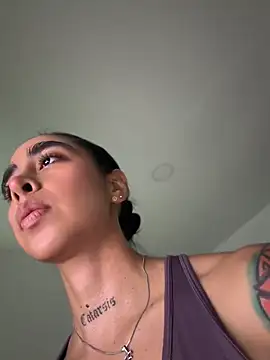 sophierooy22's Webcam Show