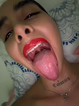 sophierooy22's Live XXX Chat