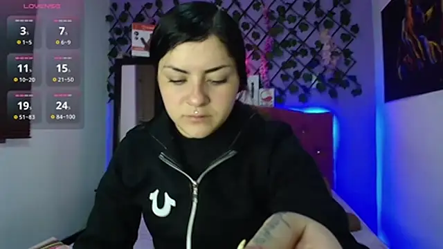 Emmie_Hot's Webcam Show