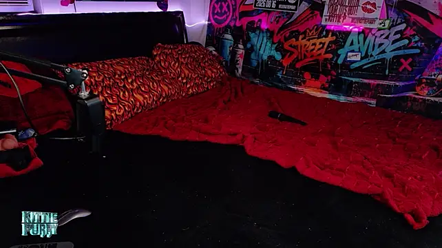 KittiePurry69's Live XXX Chat