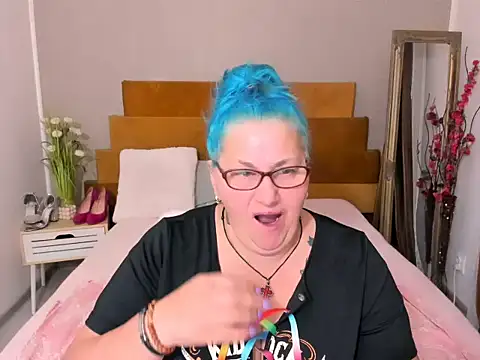 Sugarmommy_69X Chat XXX in diretta