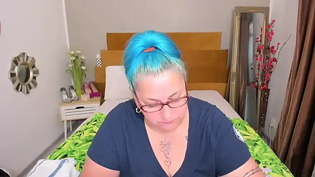 Sugarmommy_69X Chat XXX in diretta