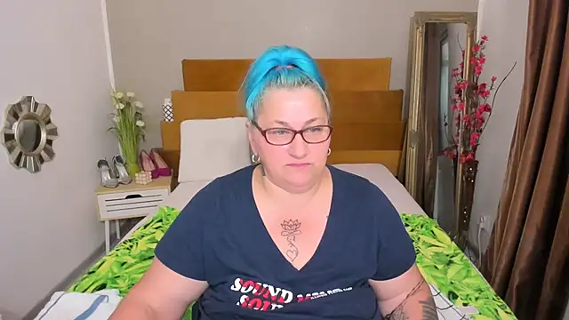 Sugarmommy_69X Chat XXX in diretta
