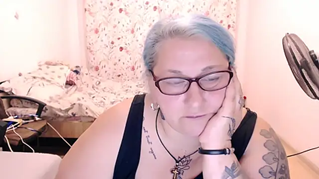 Sugarmommy_69X's Live XXX Chat