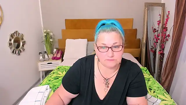 Sugarmommy_69X Show in webcam