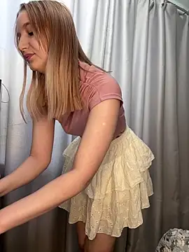 LillyFan-X's Live XXX Chat